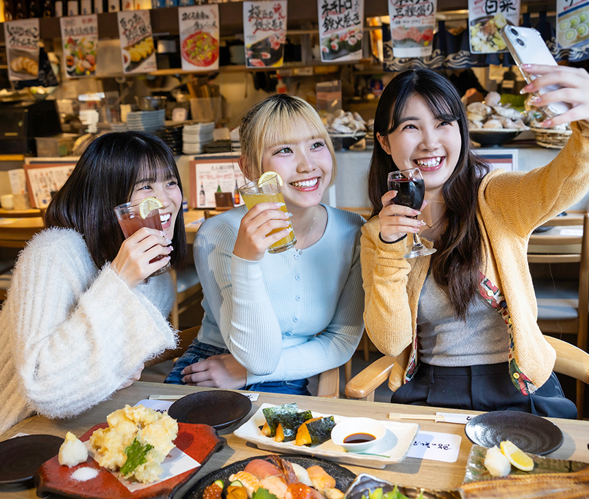 女子会で楽しむ様子